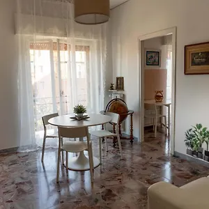 Apartment Afrodite Loft Hermes, Verona